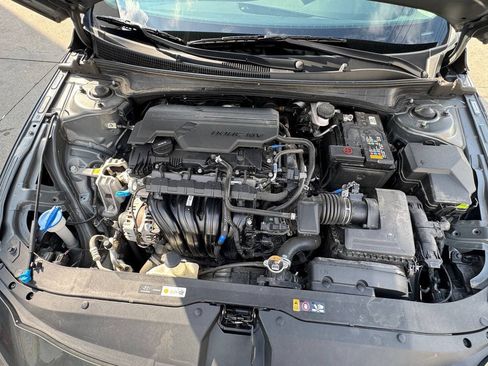 Used 2025 Hyundai Elantra SEL FWD image 24