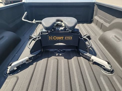 Used 2018 RAM 3500 SLT w/ Luxury Group RWD image 10