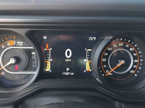 Used 2024 Jeep Wrangler Unlimited Rubicon image 12