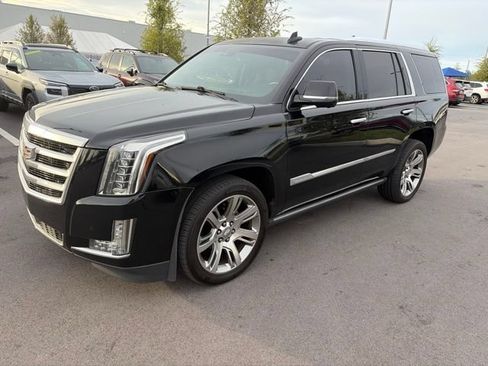 Used 2015 Cadillac Escalade Premium AWD/4WD image 2