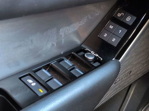 Used 2018 Land Rover Range Rover Velar R-Dynamic SE image 26