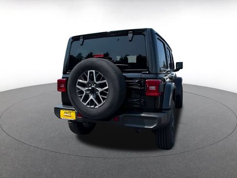 Used 2025 Jeep Wrangler Unlimited Sahara AWD/4WD image 15