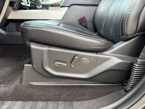 Used 2018 Ford F150 Lariat RWD image 9
