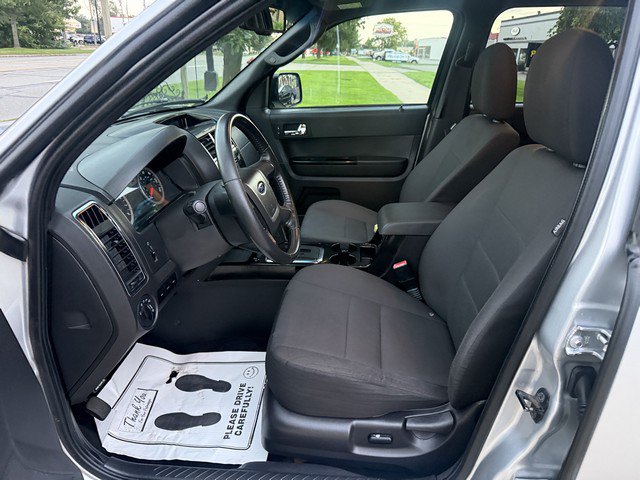 Used 2010 Ford Escape XLT AWD/4WD image 18
