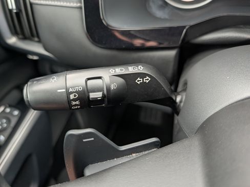 Used 2023 Nissan Pathfinder SL AWD/4WD image 26