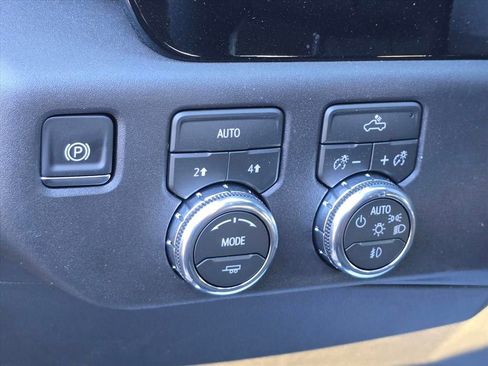 New 2026 GMC Sierra 1500 Elevation image 10