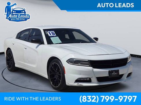 Used 2015 Dodge Charger SXT w/ Plus Group RWD image 1