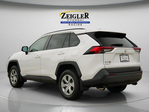 Used 2021 Toyota RAV4 LE AWD/4WD image 5