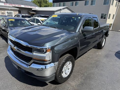 Used 2018 Chevrolet Silverado 1500 LT AWD/4WD image 2