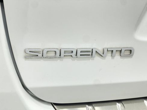 Used 2016 Kia Sorento FWD image 38