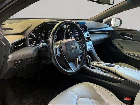 Used 2020 Toyota Avalon XLE w/ Moonroof Package image 14