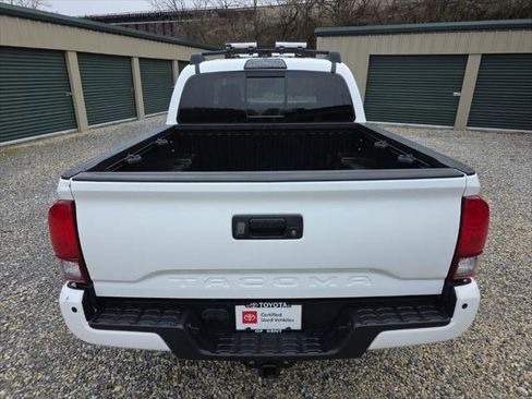 Certified 2019 Toyota Tacoma TRD Off-Road w/ Technology Package AWD/4WD image 6