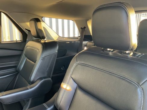 Used 2021 Ford Explorer XLT w/ Equipment Group 202A image 20