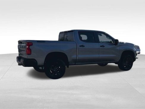 Used 2025 Chevrolet Silverado 1500 LT Trail Boss w/ Convenience Package II image 9