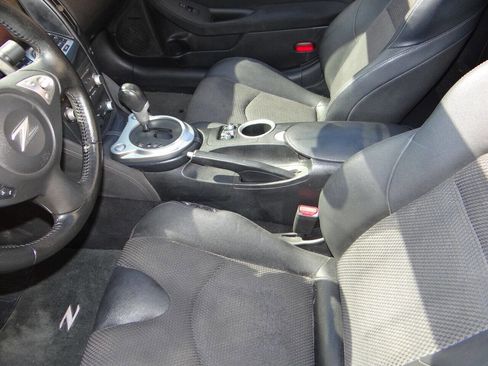 Used 2014 Nissan 370Z Touring w/ Sport Package RWD image 10