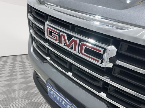 Used 2025 GMC Acadia Elevation image 27