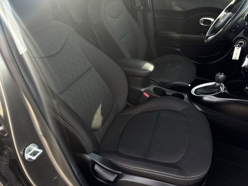 Used 2018 Kia Soul w/ Convenience Package image 28