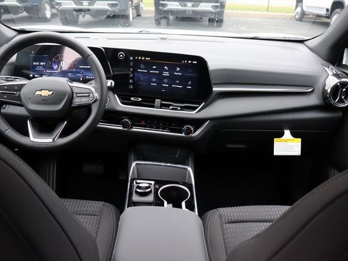 New 2026 Chevrolet Equinox LT image 18