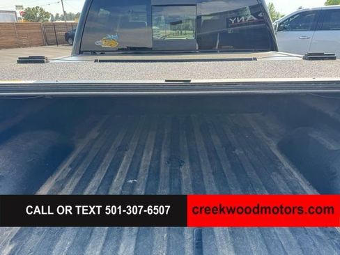 Used 2019 GMC Sierra 2500 SLT w/ Duramax Plus Package AWD/4WD image 17