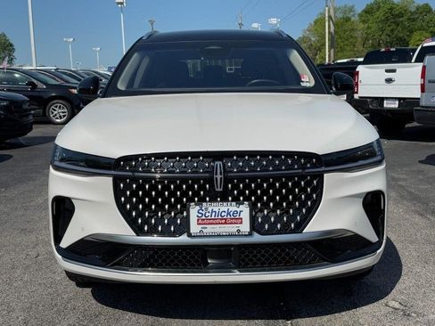 Used 2024 Lincoln Nautilus Reserve AWD/4WD image 10