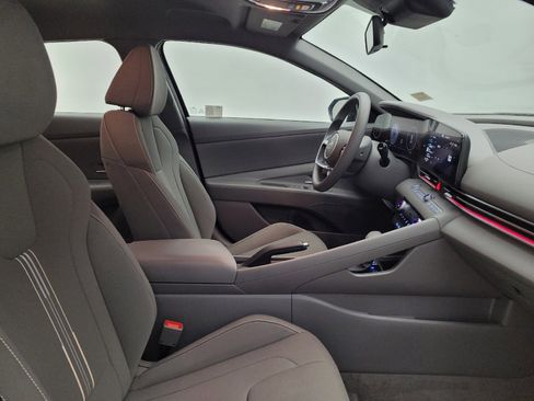 Used 2024 Hyundai Elantra SEL image 21