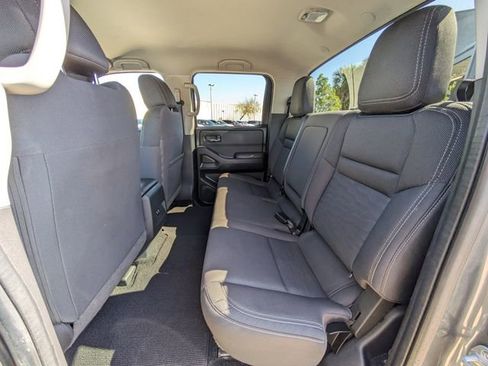 Used 2024 Nissan Frontier SV image 15