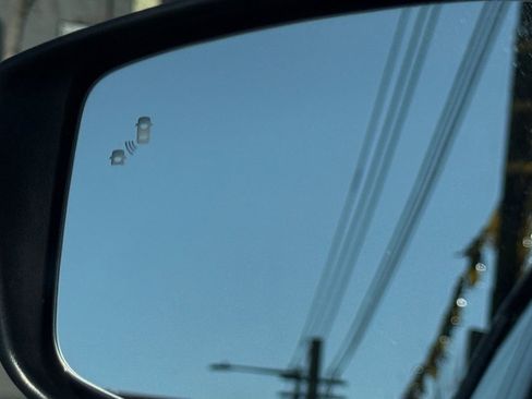 Used 2024 Nissan Versa SR image 11