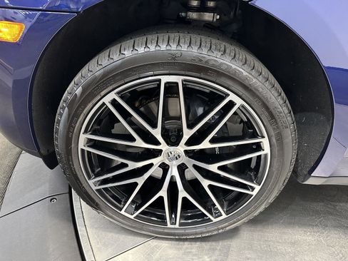 Certified 2026 Porsche Macan AWD/4WD image 12