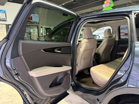 Used 2022 Lincoln Nautilus Reserve AWD/4WD image 37