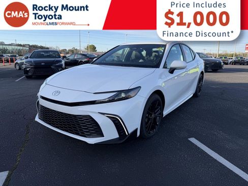 New 2026 Toyota Camry SE image 3