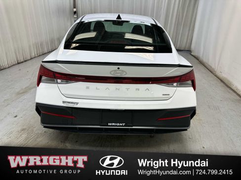 Used 2025 Hyundai Elantra SEL w/ Cargo Package image 5
