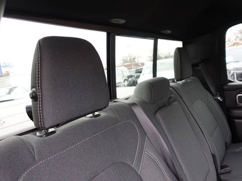 Used 2022 RAM 1500 Big Horn AWD/4WD image 33