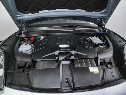 Certified 2023 Porsche Cayenne AWD/4WD image 36