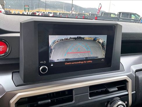 Used 2025 Toyota Tacoma TRD Off-Road image 22