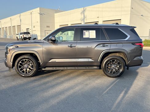 Used 2024 Toyota Sequoia Limited w/ Tow Technology Package AWD/4WD image 6