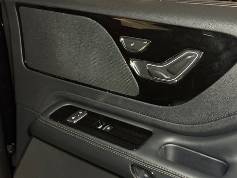 New 2026 Lincoln Aviator AWD image 10