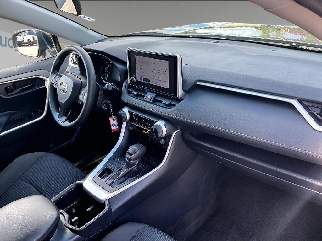 Used 2025 Toyota RAV4 LE AWD/4WD image 14