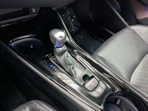 Used 2019 Toyota C-HR Limited FWD image 13