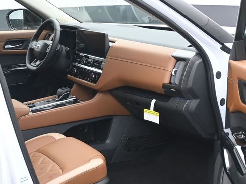 New 2026 Nissan Pathfinder Platinum AWD/4WD image 6