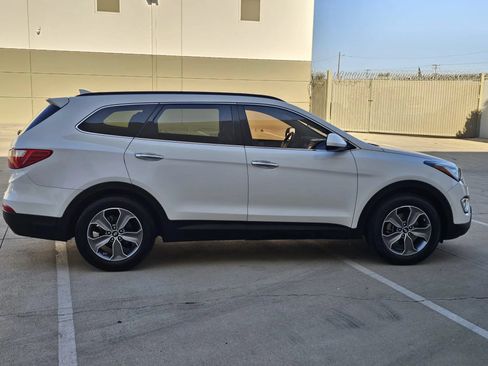 Used 2016 Hyundai Santa Fe SE FWD image 4