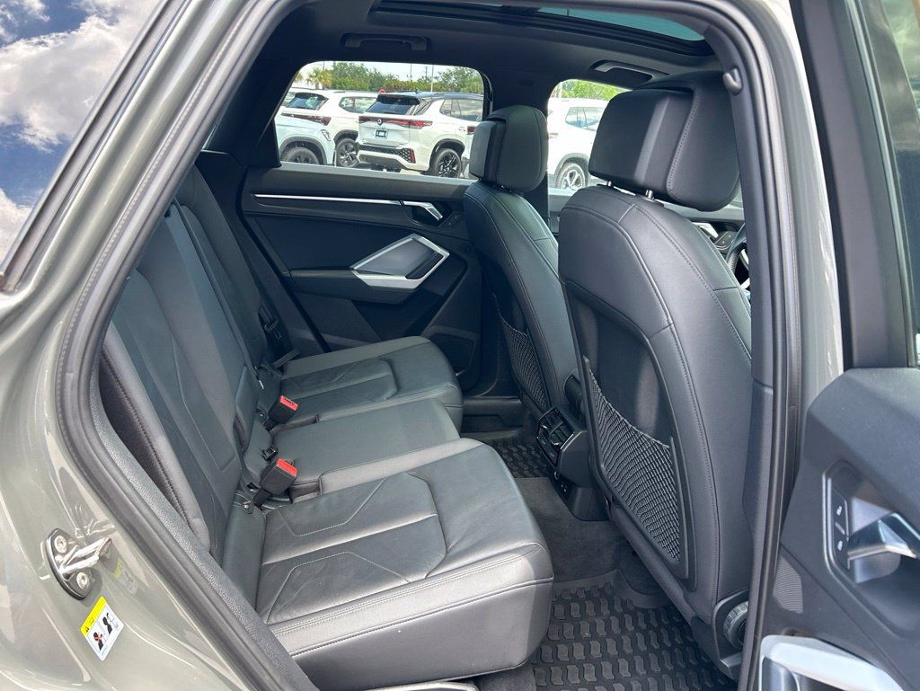 Used 2020 Audi Q3 2.0T Premium w/ Convenience Package AWD/4WD image 41
