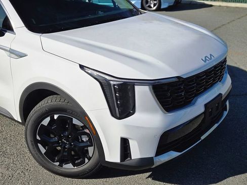 New 2026 Kia Sorento S FWD image 3
