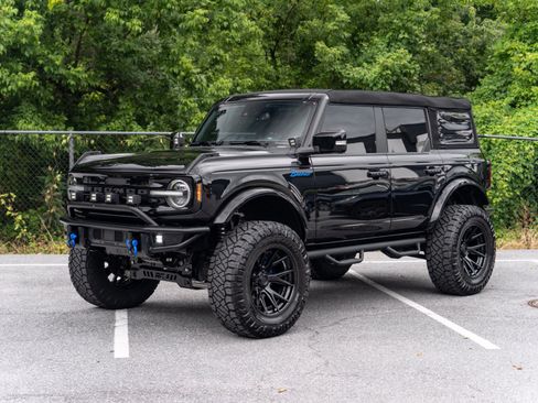 Used 2024 Ford Bronco Outer Banks AWD/4WD image 1