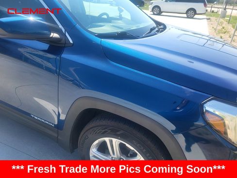 Used 2019 GMC Terrain SLE w/ Driver Convenience Package FWD image 4