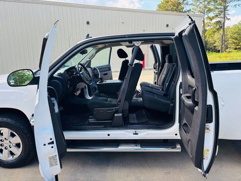 Used 2011 GMC Sierra 1500 SLE w/ Power Tech Package image 8