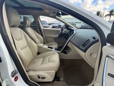 Used 2014 Volvo XC60 T6 AWD/4WD image 12