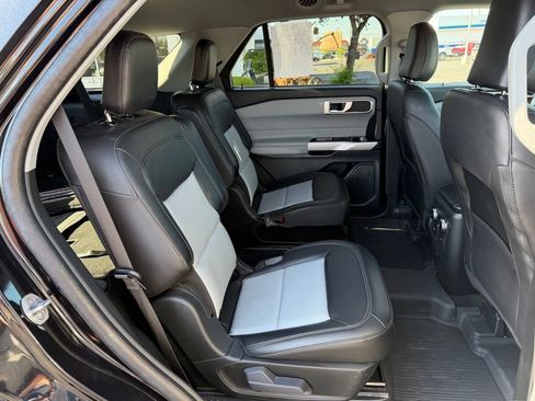 Used 2024 Ford Explorer XLT w/ Equipment Group 202A AWD/4WD image 37