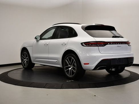 Certified 2025 Porsche Macan AWD/4WD image 3