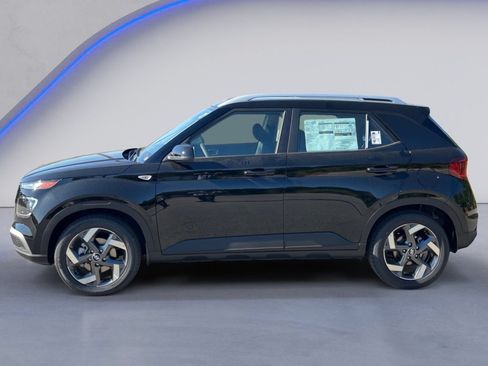 Used 2026 Hyundai Venue SEL FWD image 6