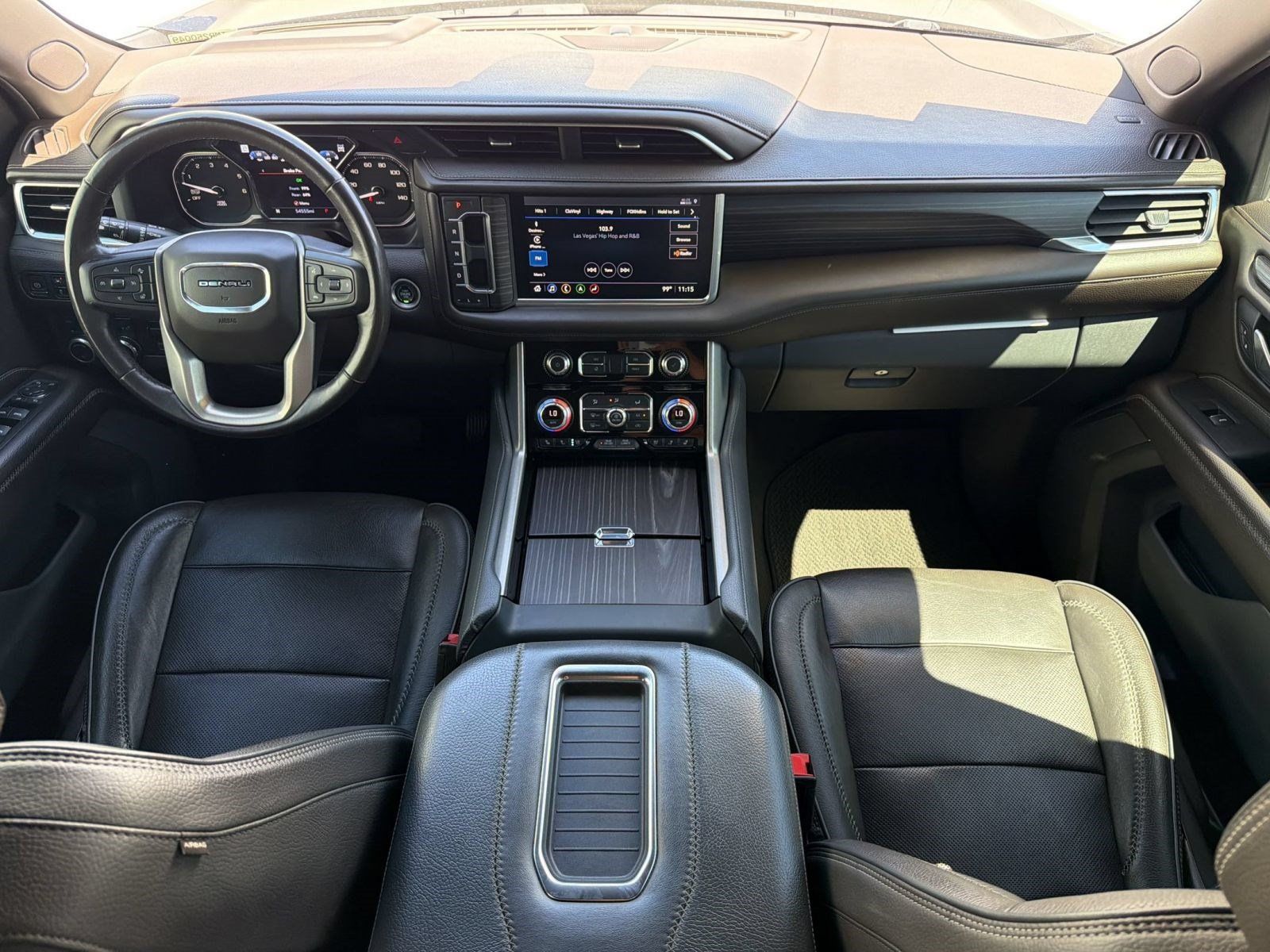Used 2021 GMC Yukon Denali w/ Denali Ultimate Package AWD/4WD image 16